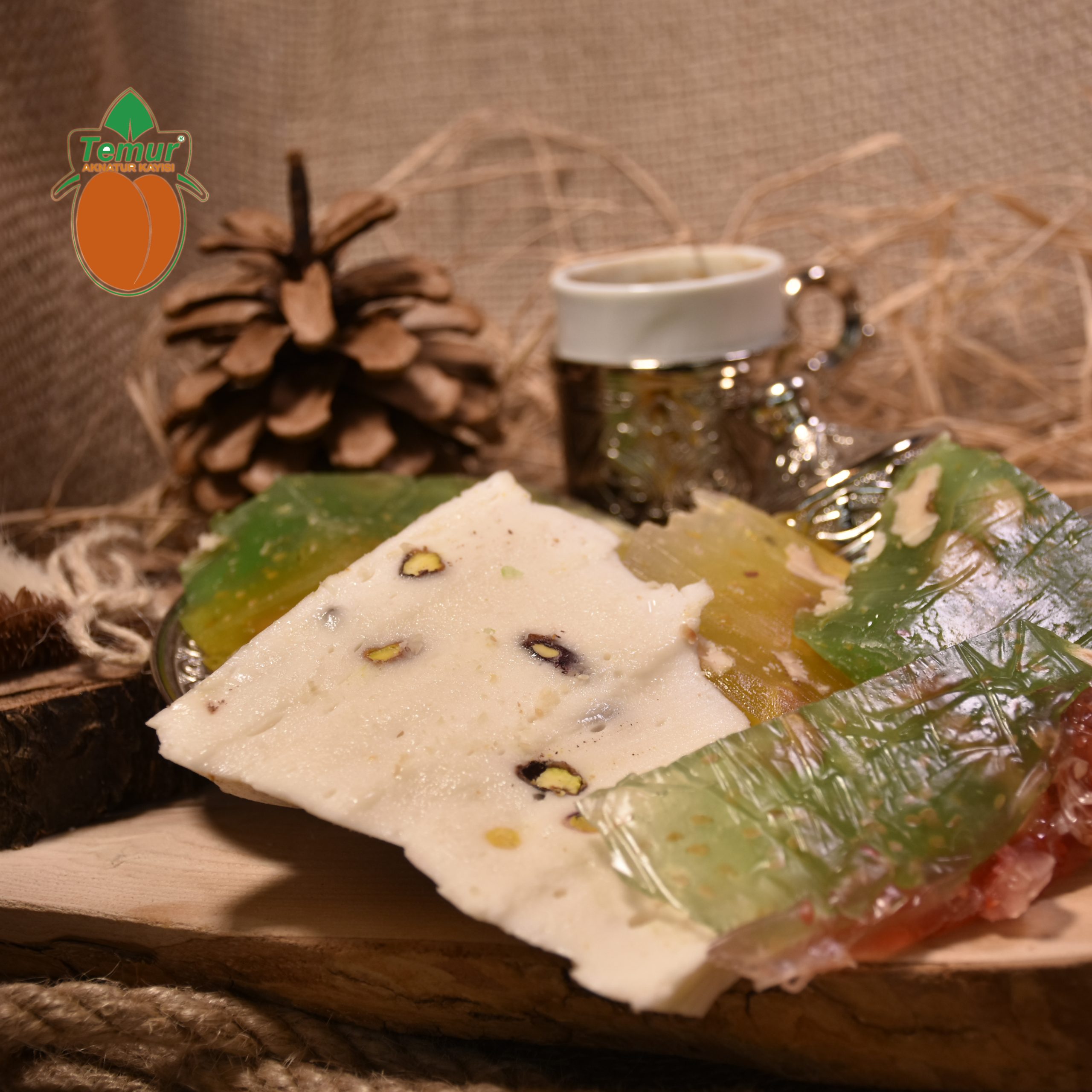 Fruit Roll Dessert (1kg)